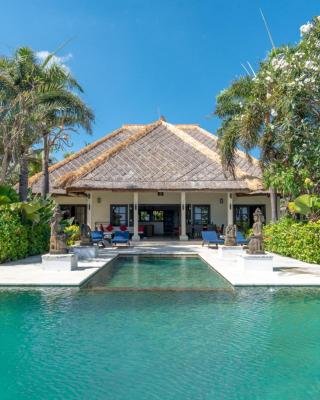 Villa Sali: luxury beach villa with staff!
