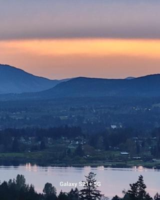 M&M's Maple Bay Mountain Guesthouse