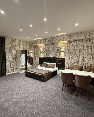 Premier Mont inn Hotel