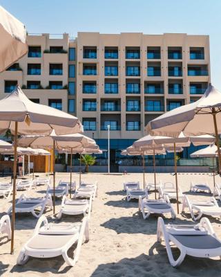 Aks Hotel