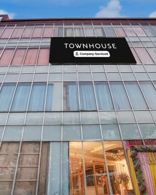 Super Townhouse Patparganj Near Max Super Speciality Hospital