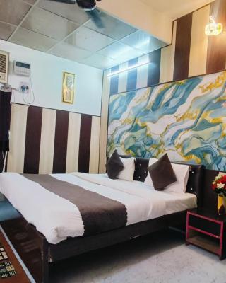 Hotel Mannat Centric - 5 Mins From Lajpat Nagar Metro