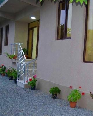 Lia Guest House