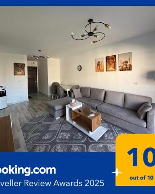 Luxury Inn: 3BR Amazing Garden View in Madinaty B6