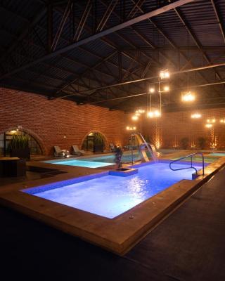 Quindeloma Art Hotel & Gallery