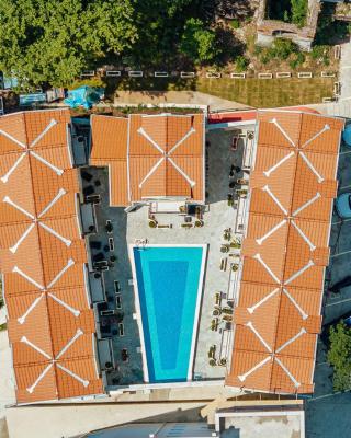 *NEW IN 2025* - Hotel Subra Atrium