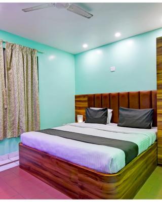 HOTEL THE ASHRAY Near Golden Sea Beach And Jagannath Temple - Fully Air Conditioning Hotel - All Rooms Spacious & Luxuary - Lift - Restaurant and Parking Facilities - A Top Rated Luxuary Hotel