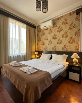 Hotel Four Brothers