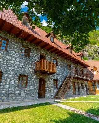 Bujtina Berishta Theth