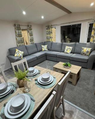 Arranview Lochside Pods & Lodges all with private Hot-tubs