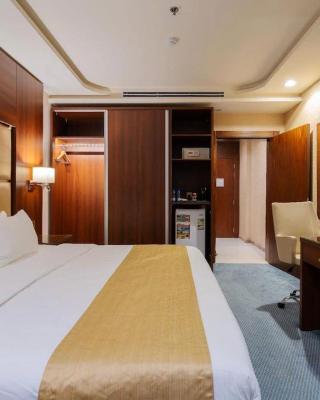 Belvilla Alhamra Vivid Plaza Hotel
