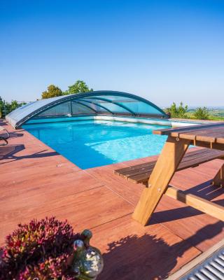 CASA VACANZA CON PISCINA,AREA GIOCHI BAMBINI.