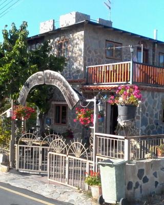 Miltos Apartment