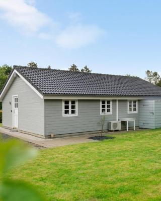 2 Bedroom Cozy Home In Hovborg