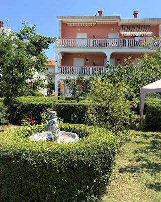 Guesthouse Mira