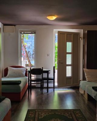 Bozovic Apartments I