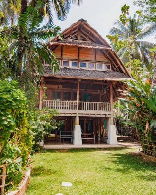 Villa Monyet Java