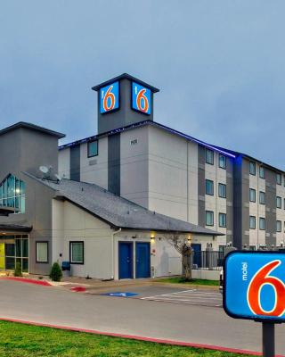 Motel 6-Marble Falls, TX