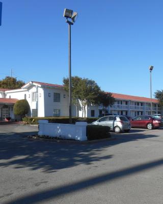 Motel 6-Garland, TX - Northeast Dallas