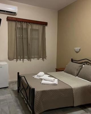 Giakas Rooms