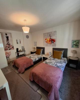 Room in SPA " TABARKA "