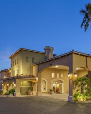 Best Western Plus A Wayfarer's Inn & Suites