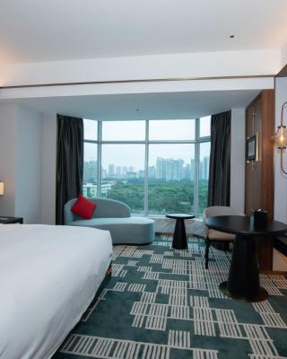 Ramada by Wyndham Pearl Guangzhou-Canton Fair Free Shuttle Bus