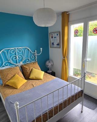 EntreLac&Océan1 - chambre d'hôtes chez l'habitant, Entrée et terrasse privée- cyclotouristes bienvenue