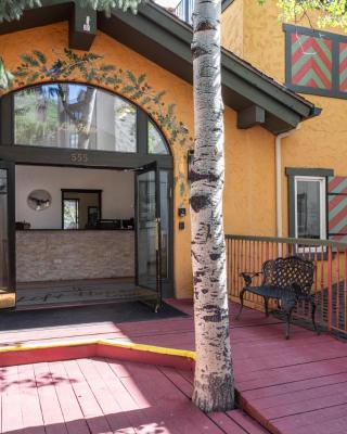 Lift House Lodge, Pet Friendly Studio Condo