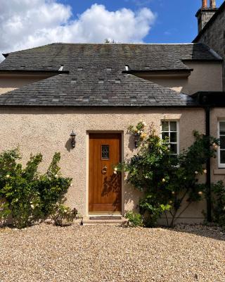 Quaint self contained cottage near Edinburgh.