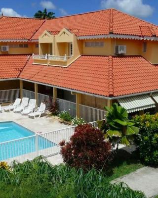 Maison en résidence privée avec piscine accès plage