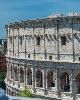 Colosseum Corner