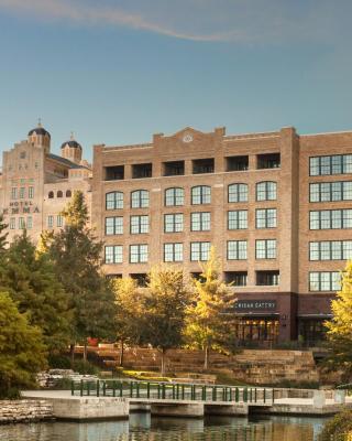 Hotel Emma at Pearl on the Riverwalk