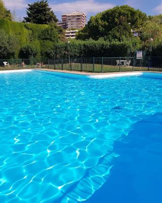 Apartment in Nice with Sea Views