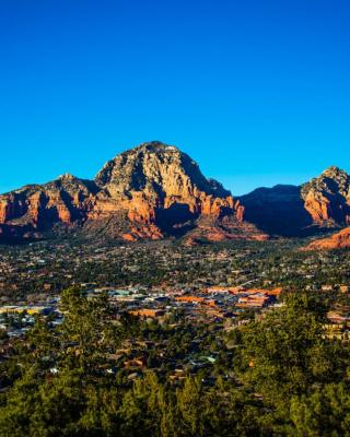 Verde Valley Lawn Cottage 10