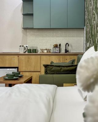 Shirin And Cozy Apartment With Jacuzzi Balcony