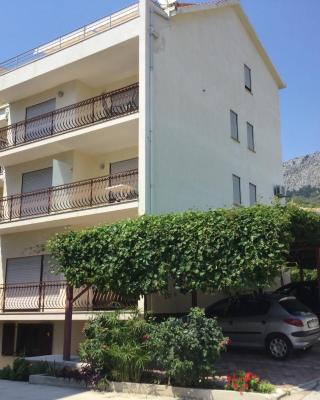Apartments and Rooms Mamić