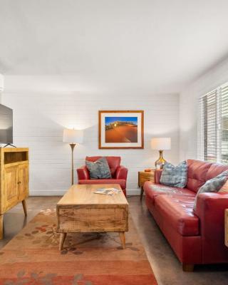 Downtown Cozy Home Base - Purple Sage 6