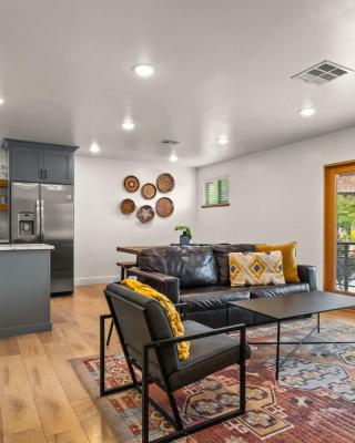 Near Downtown Stylish 2BR With Amazing Patio - 4
