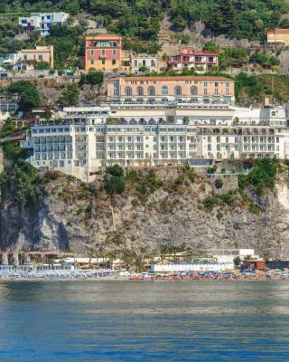 Lloyd's Baia Hotel