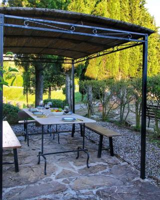 Belvilla by OYO Farmhouse in Radda with Garden