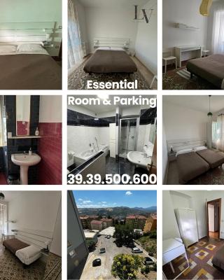 ESSENTIAL ROOM & PARKING in Centro Città con Parcheggio Privato e WIFI
