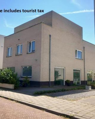 B&B luxury villa, free parking, close to the center