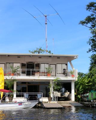 Tortuguero Adventures GuestHouse