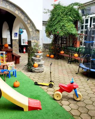 Pensiunea Rock and Red