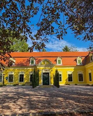 Pluto Lovas Vendégház