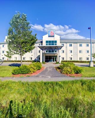 Motel 6-Huntsville, ON