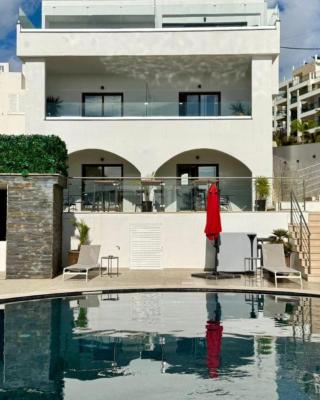 Malpique heated pool & Jacuzzi Guest House