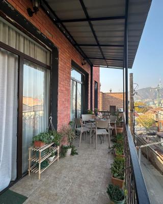 A p a r t m e n t AnnaMari O l d T b i l i s i