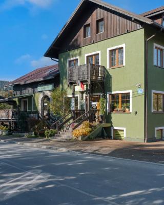 Zajazd Karłów Restauracja & Pokoje Gościnne